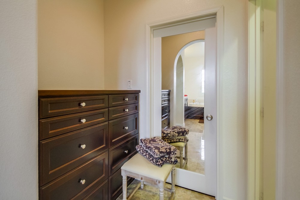 Virtual tour photo 28 of 47 for 8493 Kern Crescent