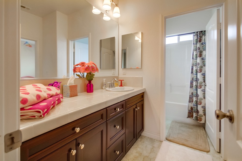 Virtual tour photo 32 of 47 for 8493 Kern Crescent