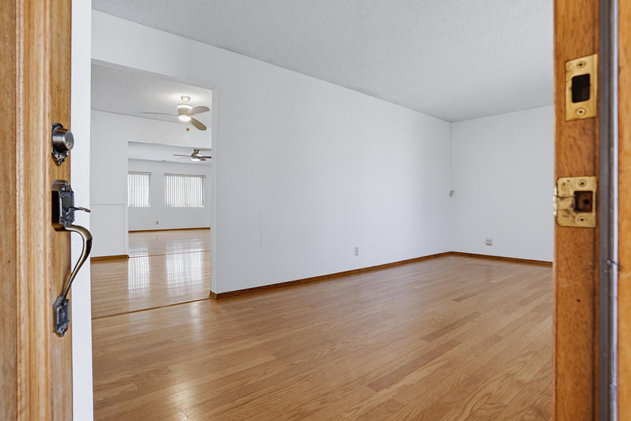 Virtual tour photo 5 of 34 for 8495 Flanders Dr