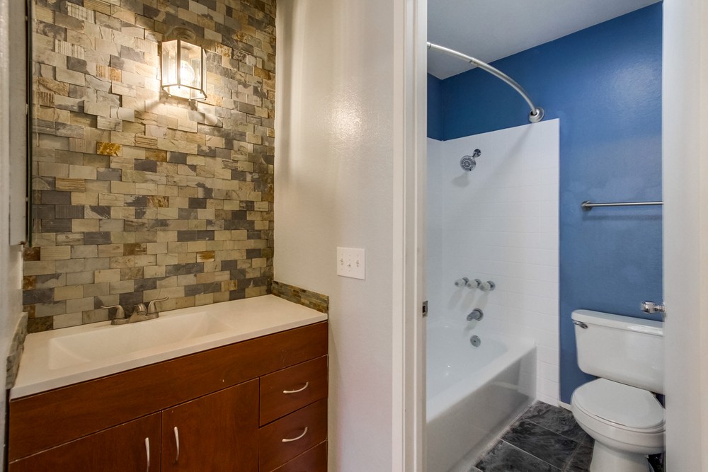 Virtual tour photo 23 of 27 for 8496 New Salem St #50