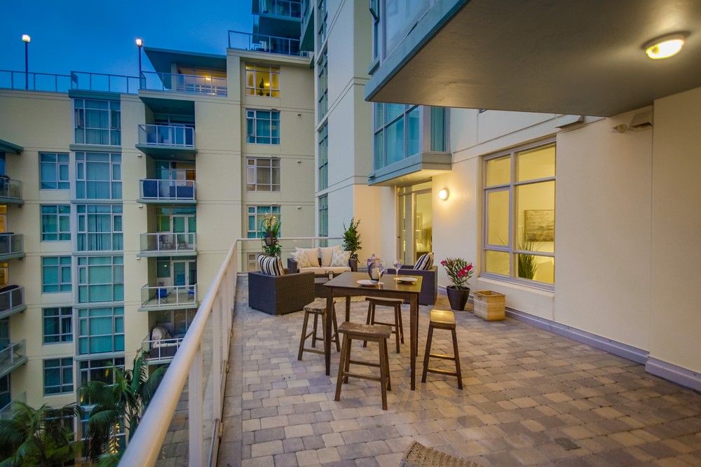 Virtual tour photo 3 of 64 for 850 Beech St #714