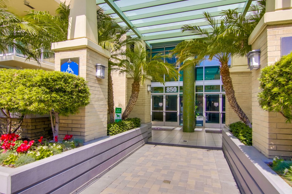 Virtual tour photo 6 of 57 for 850 Beech St UNIT 411