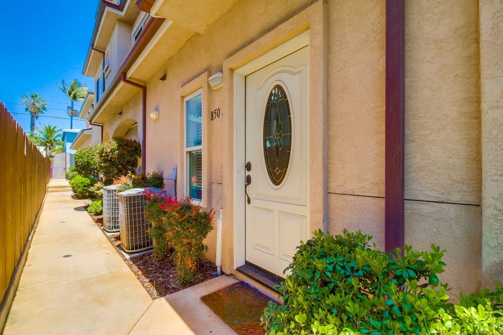 Virtual tour photo 5 of 49 for 850 Felspar St