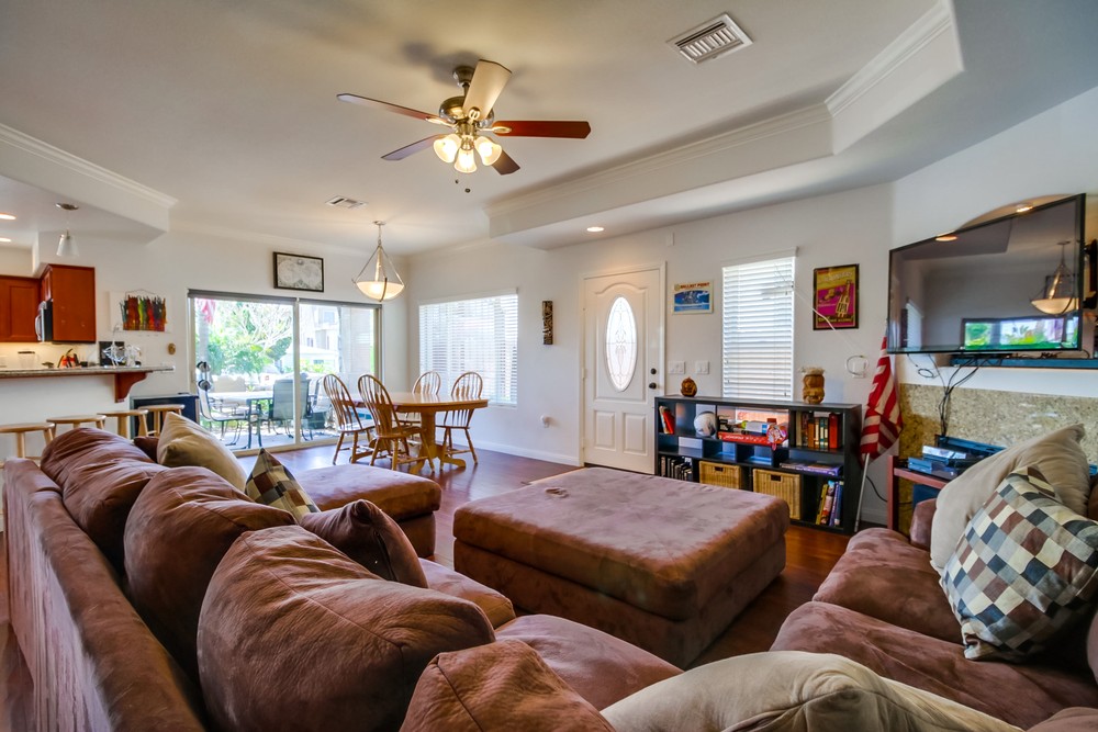 Virtual tour photo 9 of 49 for 850 Felspar St