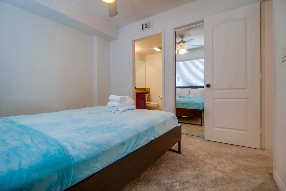 Virtual tour photo 31 of 49 for 850 Felspar St