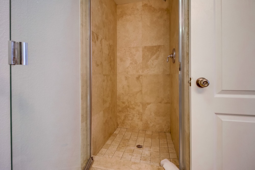 Virtual tour photo 33 of 49 for 850 Felspar St