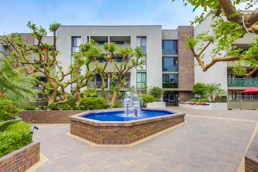 Virtual tour photo 4 of 41 for 850 State St #328
