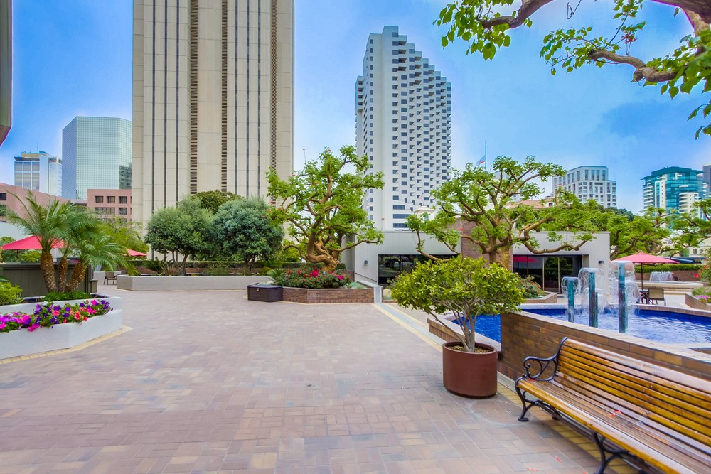 Virtual tour photo 9 of 41 for 850 State St #328
