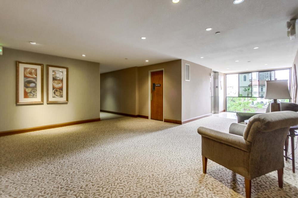 Virtual tour photo 10 of 41 for 850 State St #328