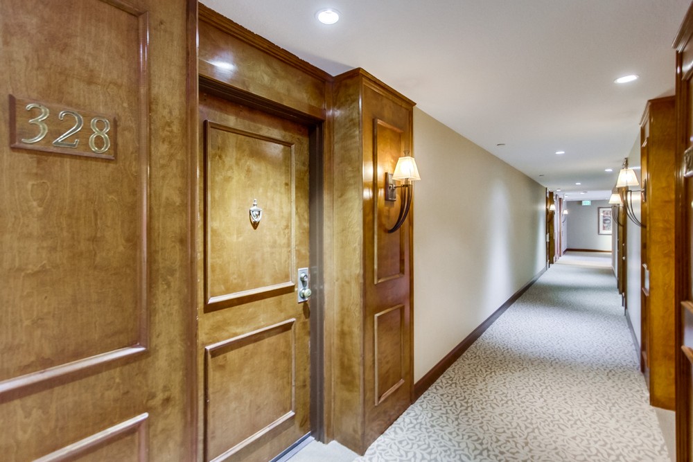 Virtual tour photo 12 of 41 for 850 State St #328