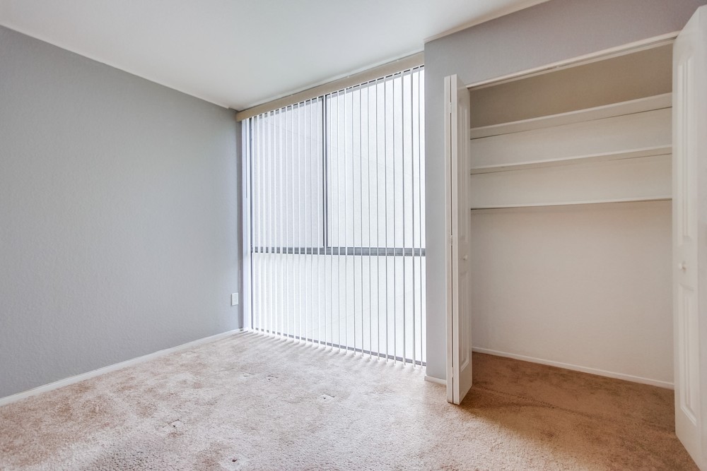Virtual tour photo 17 of 41 for 850 State St #328