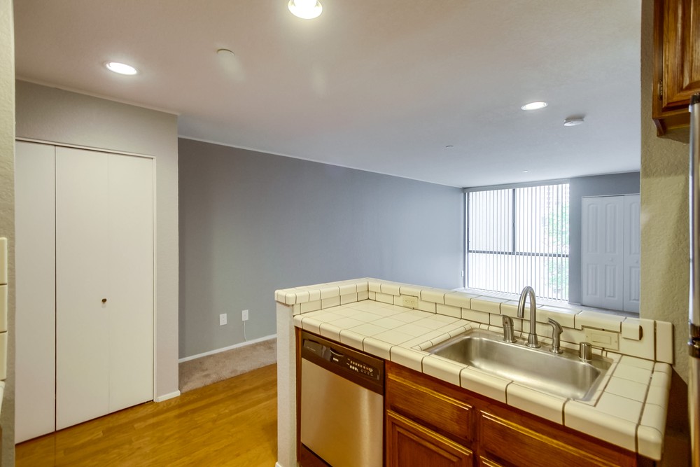 Virtual tour photo 22 of 41 for 850 State St #328