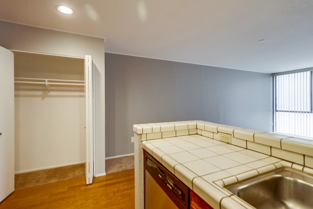 Virtual tour photo 24 of 41 for 850 State St #328