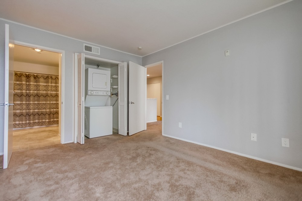 Virtual tour photo 30 of 41 for 850 State St #328