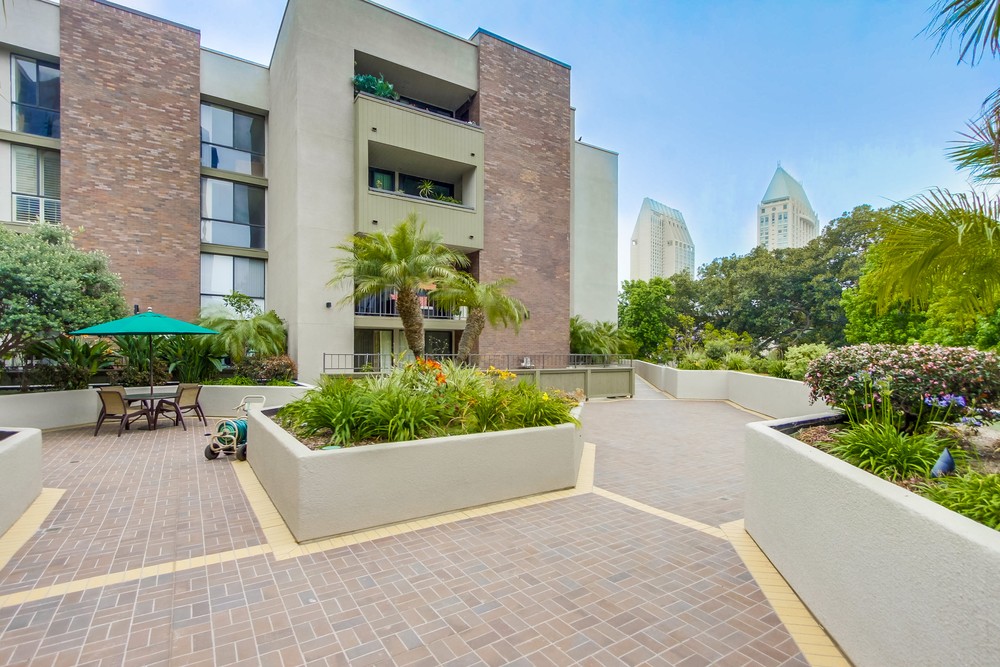 Virtual tour photo 41 of 41 for 850 State St #328