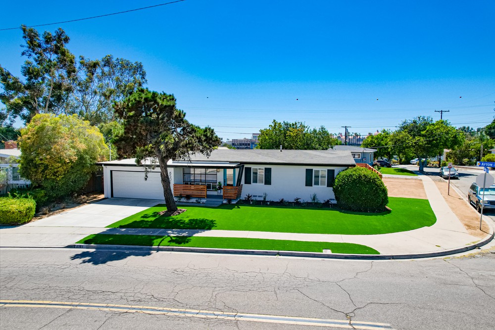 Virtual tour photo 4 of 44 for 8501 Pinecrest Ave
