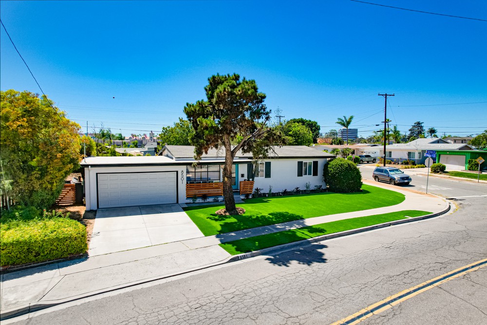 Virtual tour photo 5 of 44 for 8501 Pinecrest Ave