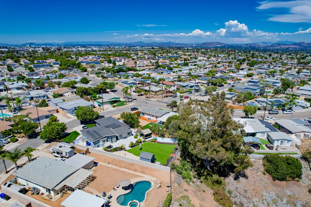 Virtual tour photo 33 of 44 for 8501 Pinecrest Ave