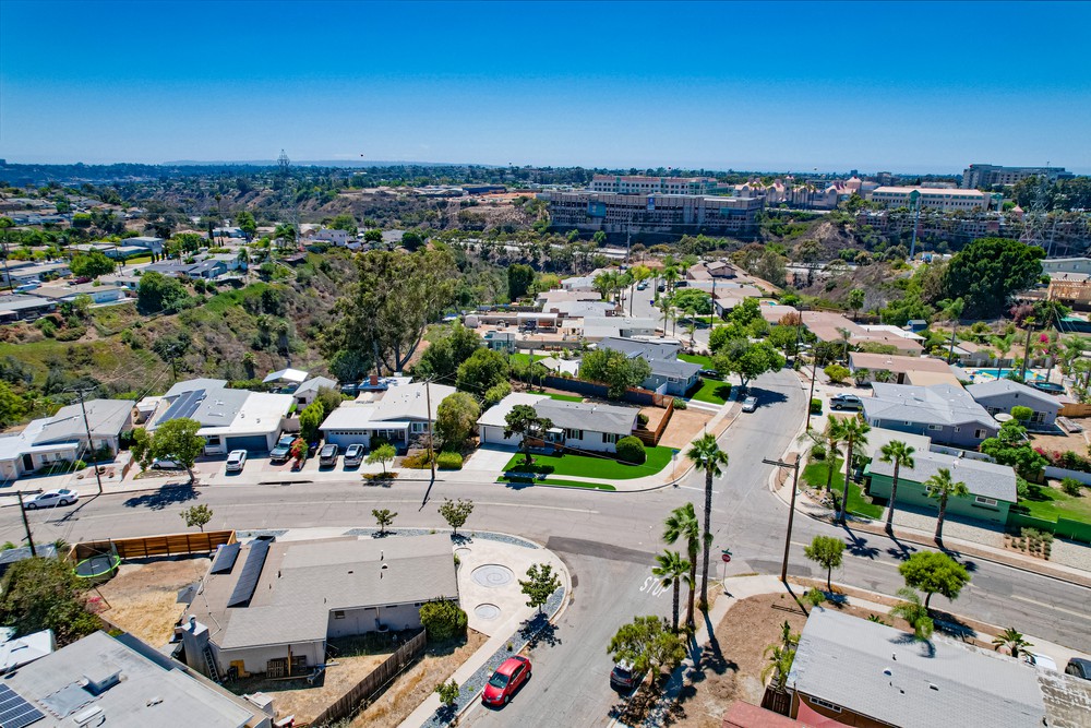 Virtual tour photo 37 of 44 for 8501 Pinecrest Ave