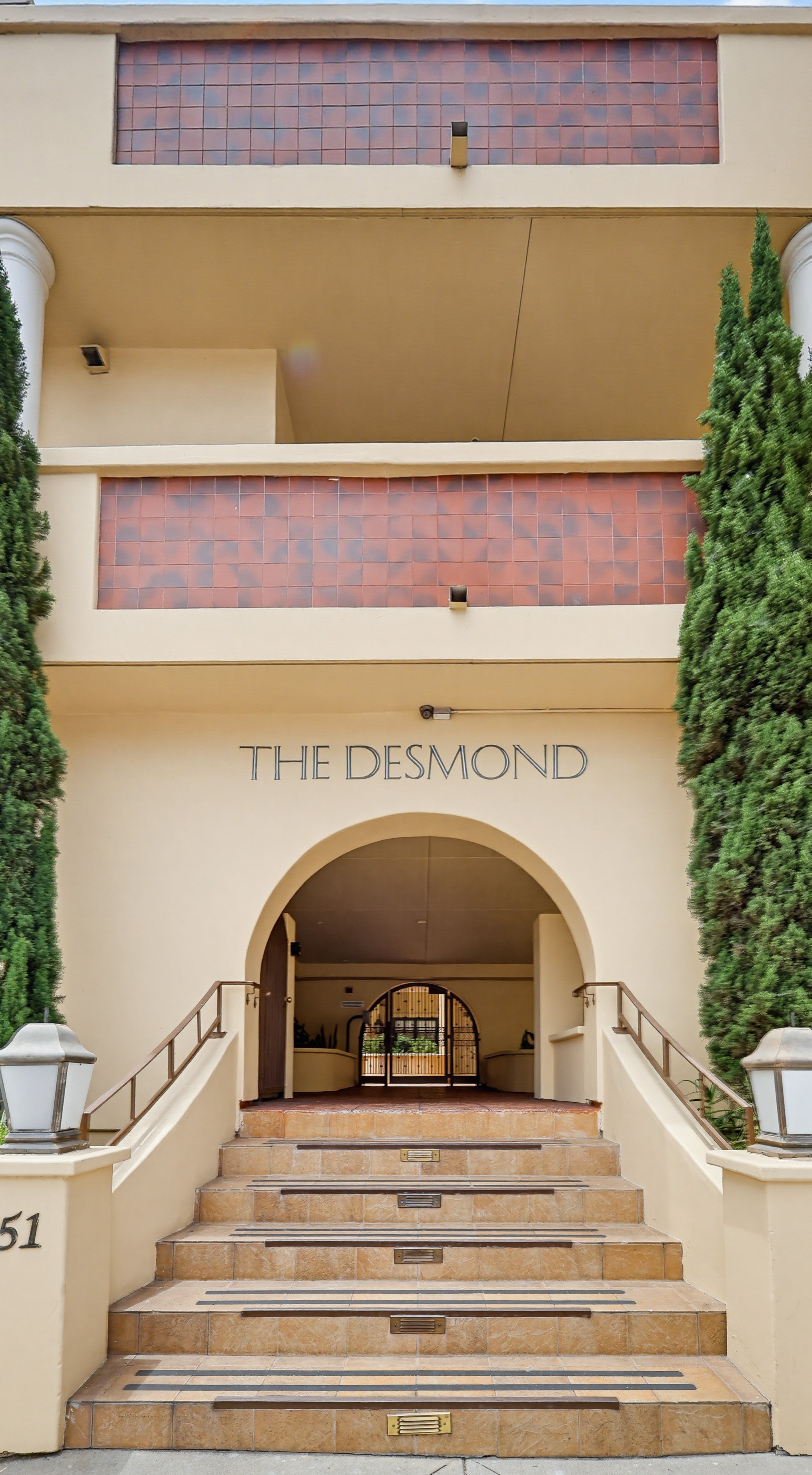 Virtual tour photo 4 of 103 for 851 N San Vicente Blvd