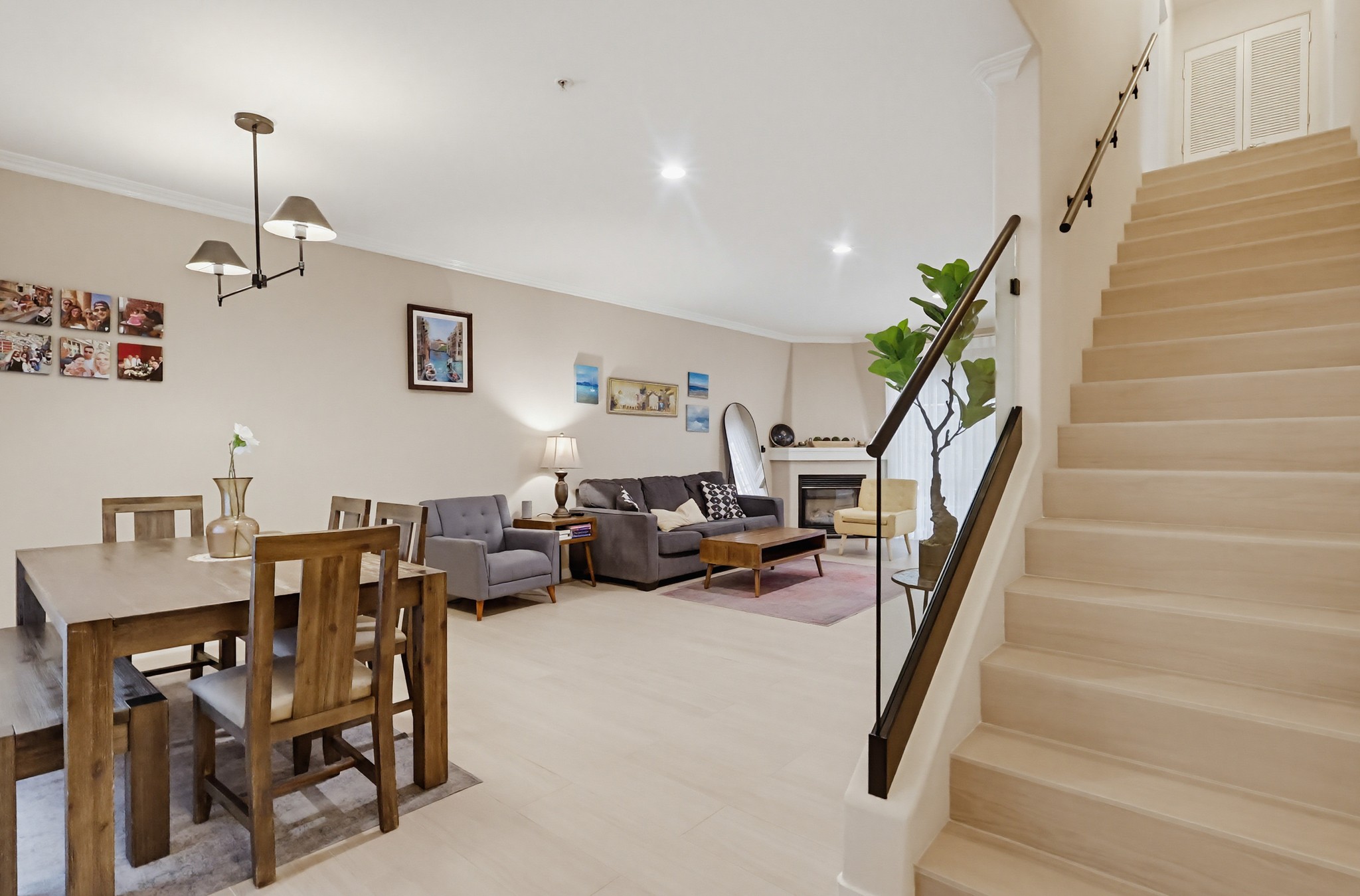 Virtual tour photo 18 of 103 for 851 N San Vicente Blvd