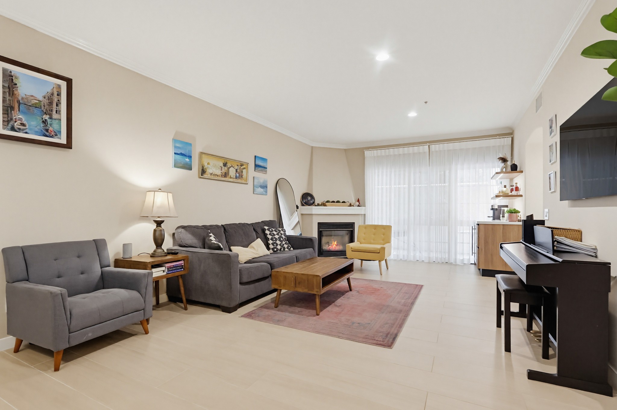 Virtual tour photo 22 of 103 for 851 N San Vicente Blvd