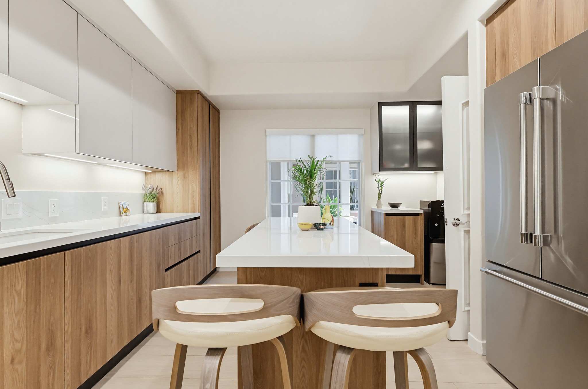 Virtual tour photo 39 of 103 for 851 N San Vicente Blvd