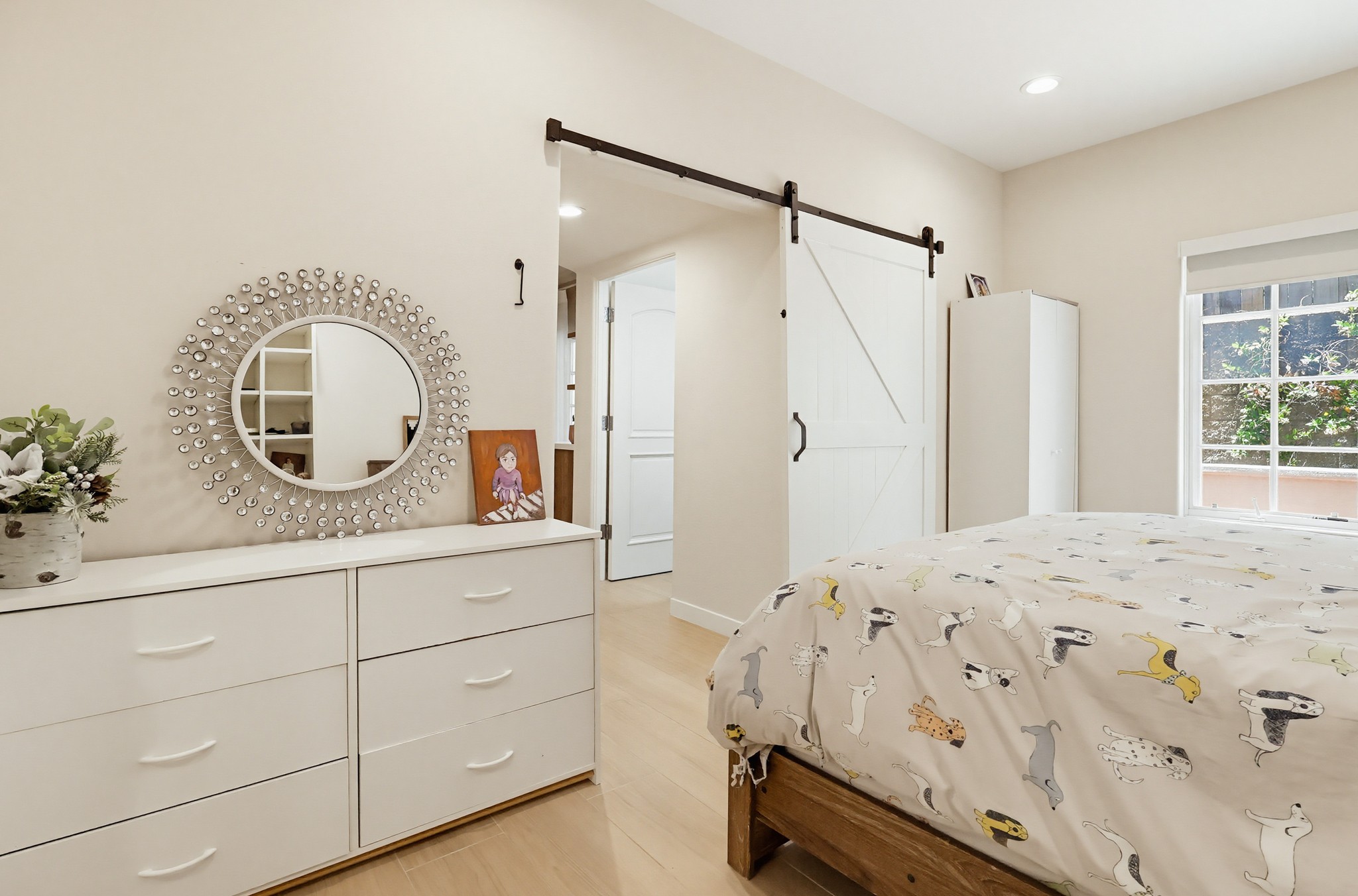Virtual tour photo 46 of 103 for 851 N San Vicente Blvd