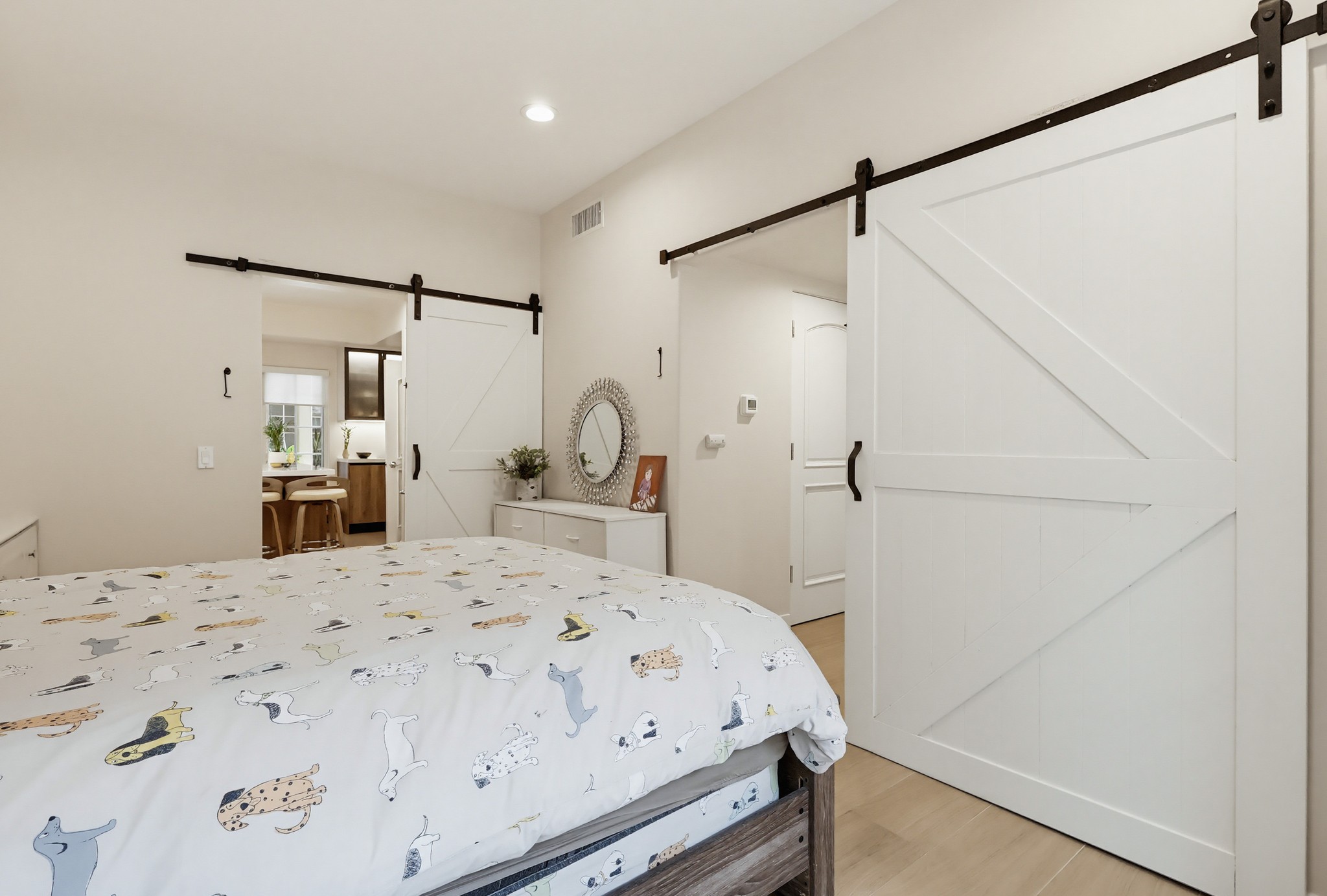 Virtual tour photo 48 of 103 for 851 N San Vicente Blvd