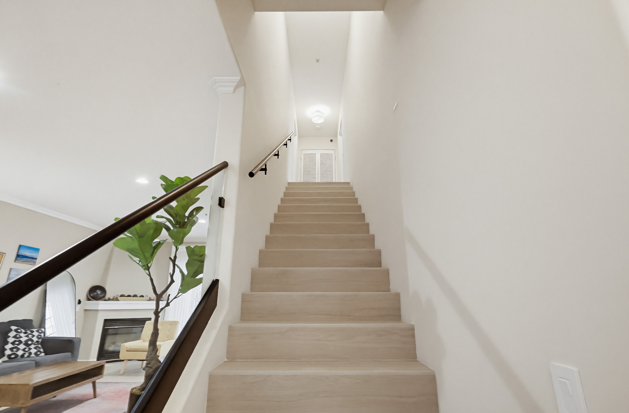 Virtual tour photo 50 of 103 for 851 N San Vicente Blvd