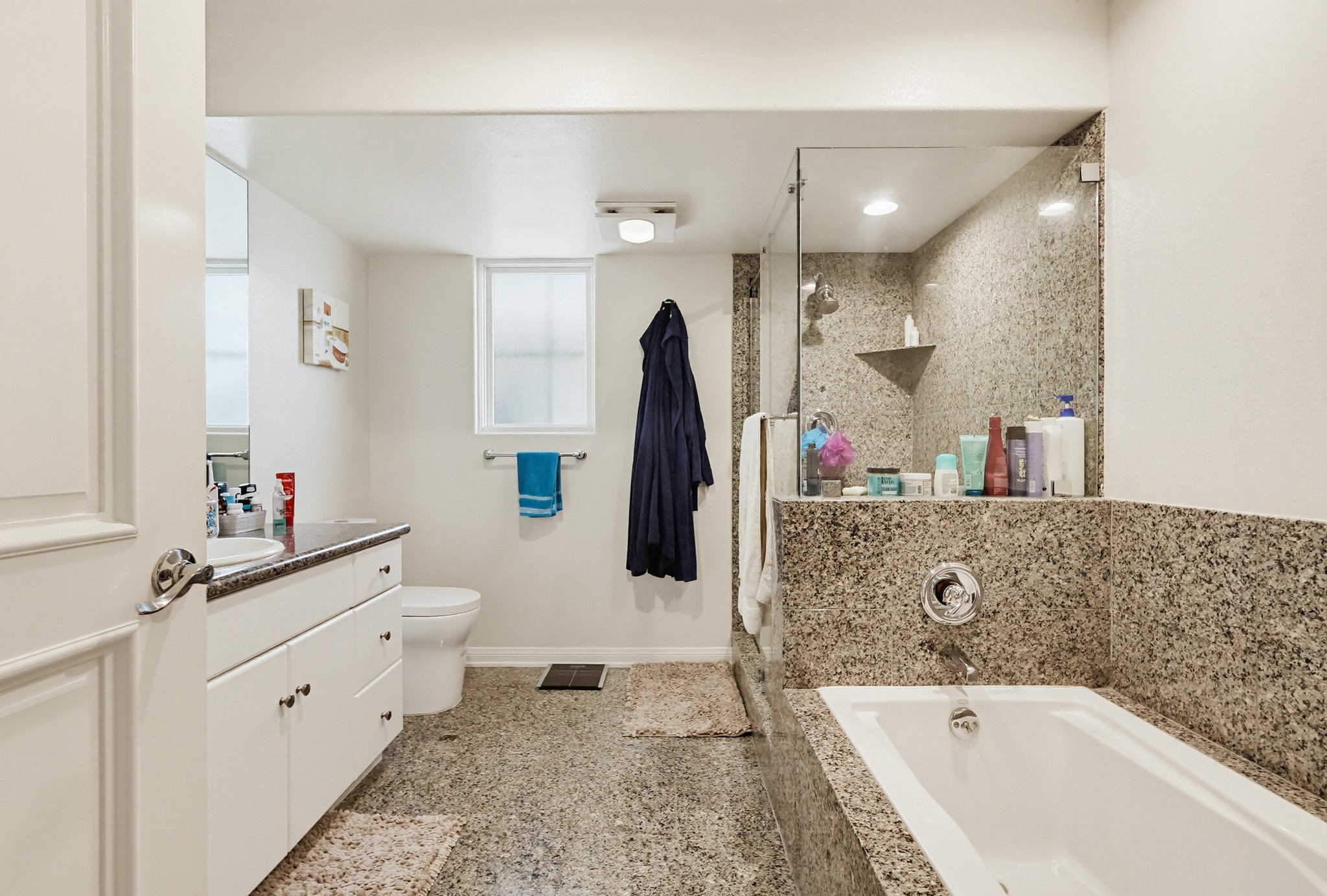 Virtual tour photo 59 of 103 for 851 N San Vicente Blvd