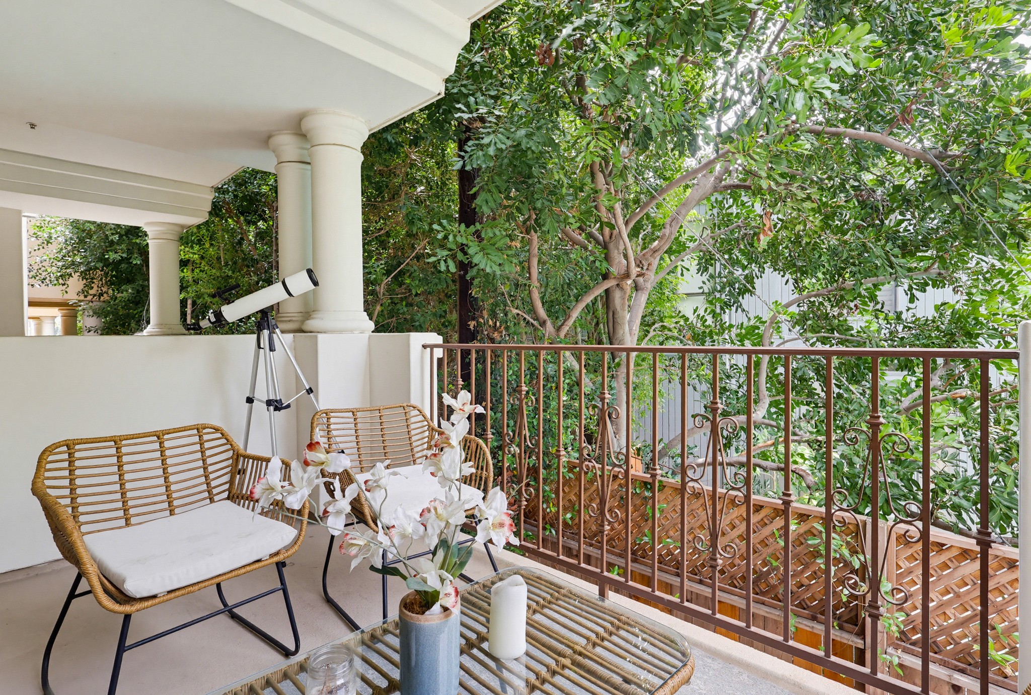 Virtual tour photo 69 of 103 for 851 N San Vicente Blvd