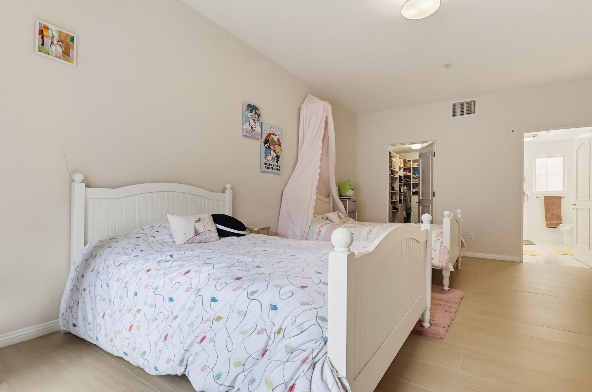 Virtual tour photo 72 of 103 for 851 N San Vicente Blvd