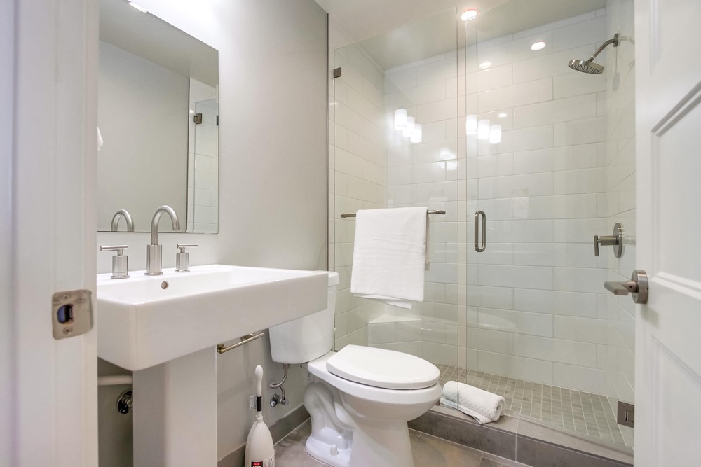 Virtual tour photo 30 of 77 for 851 Wilbur Ave