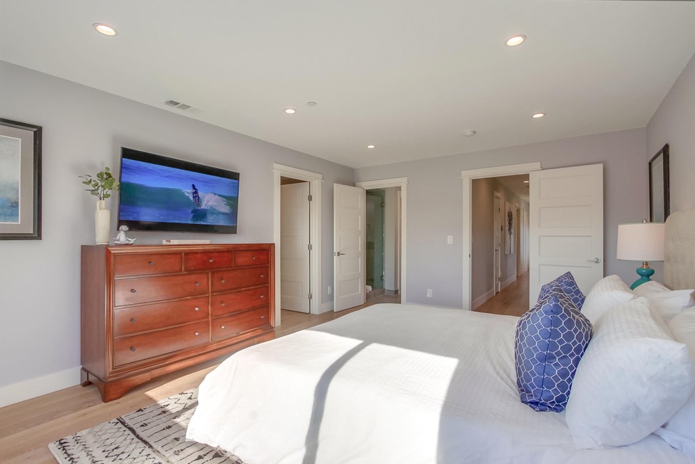 Virtual tour photo 38 of 77 for 851 Wilbur Ave