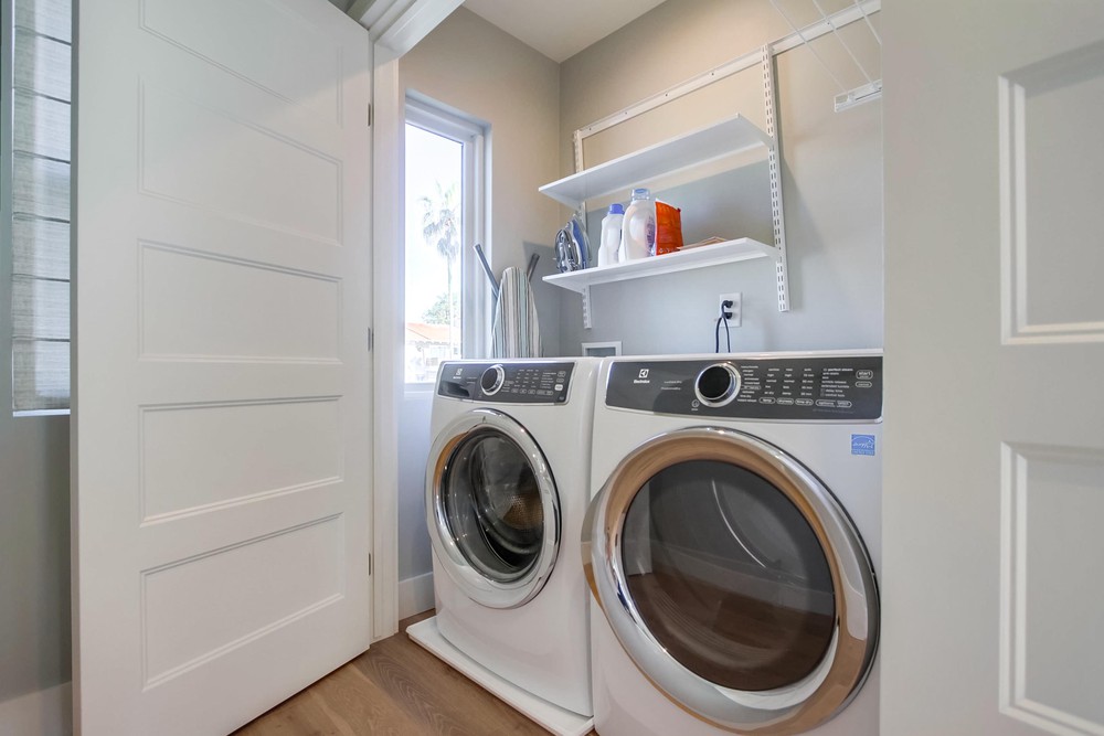 Virtual tour photo 67 of 77 for 851 Wilbur Ave