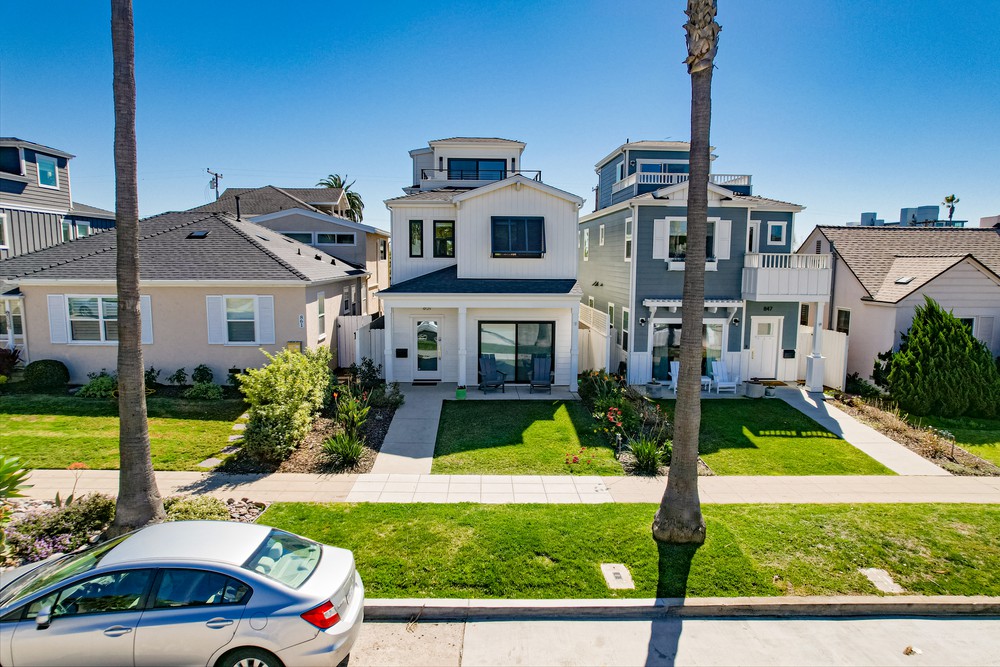 Virtual tour photo 1 of 36 for 851 Wilbur Ave