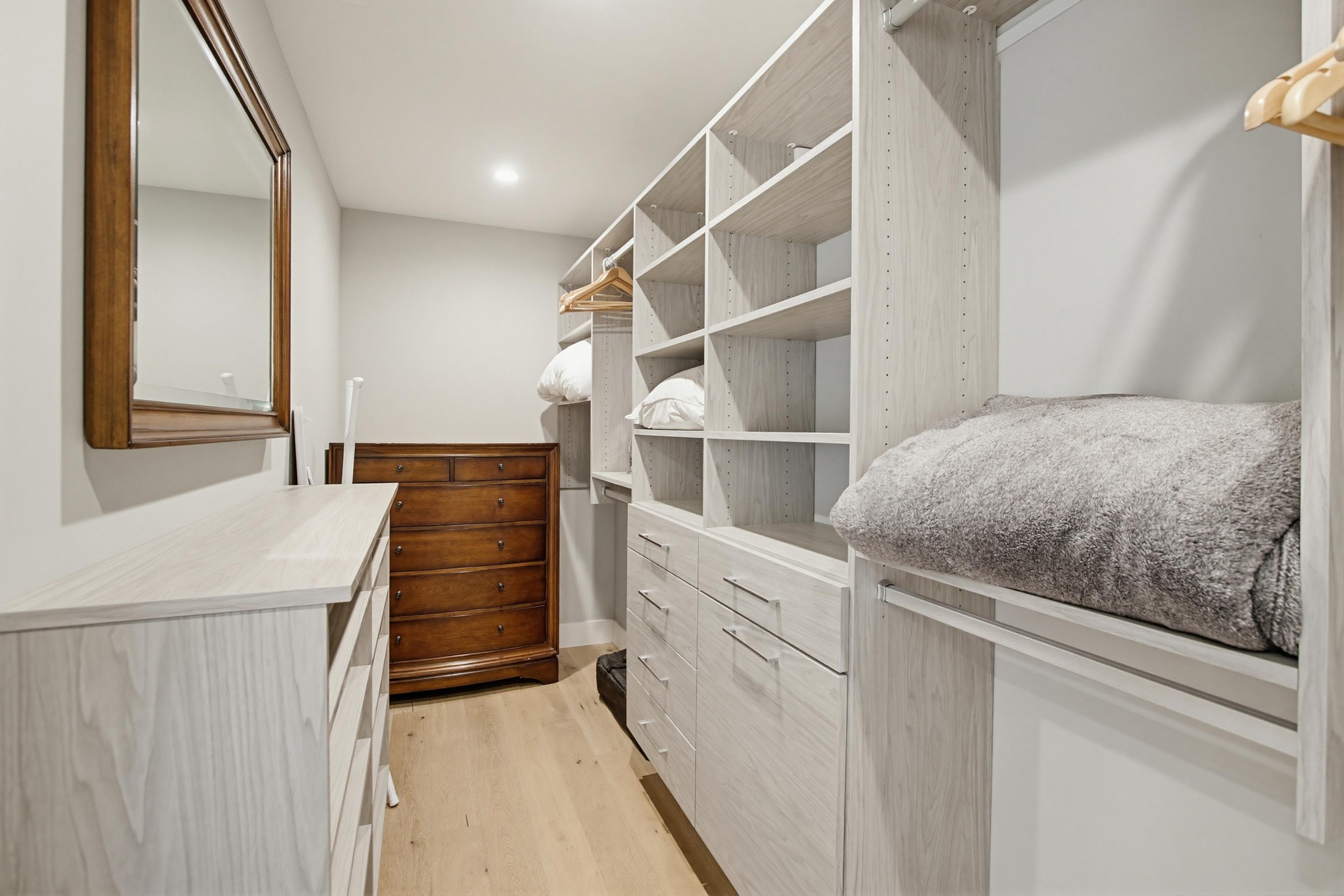 Virtual tour photo 32 of 66 for 851 Wilbur Ave