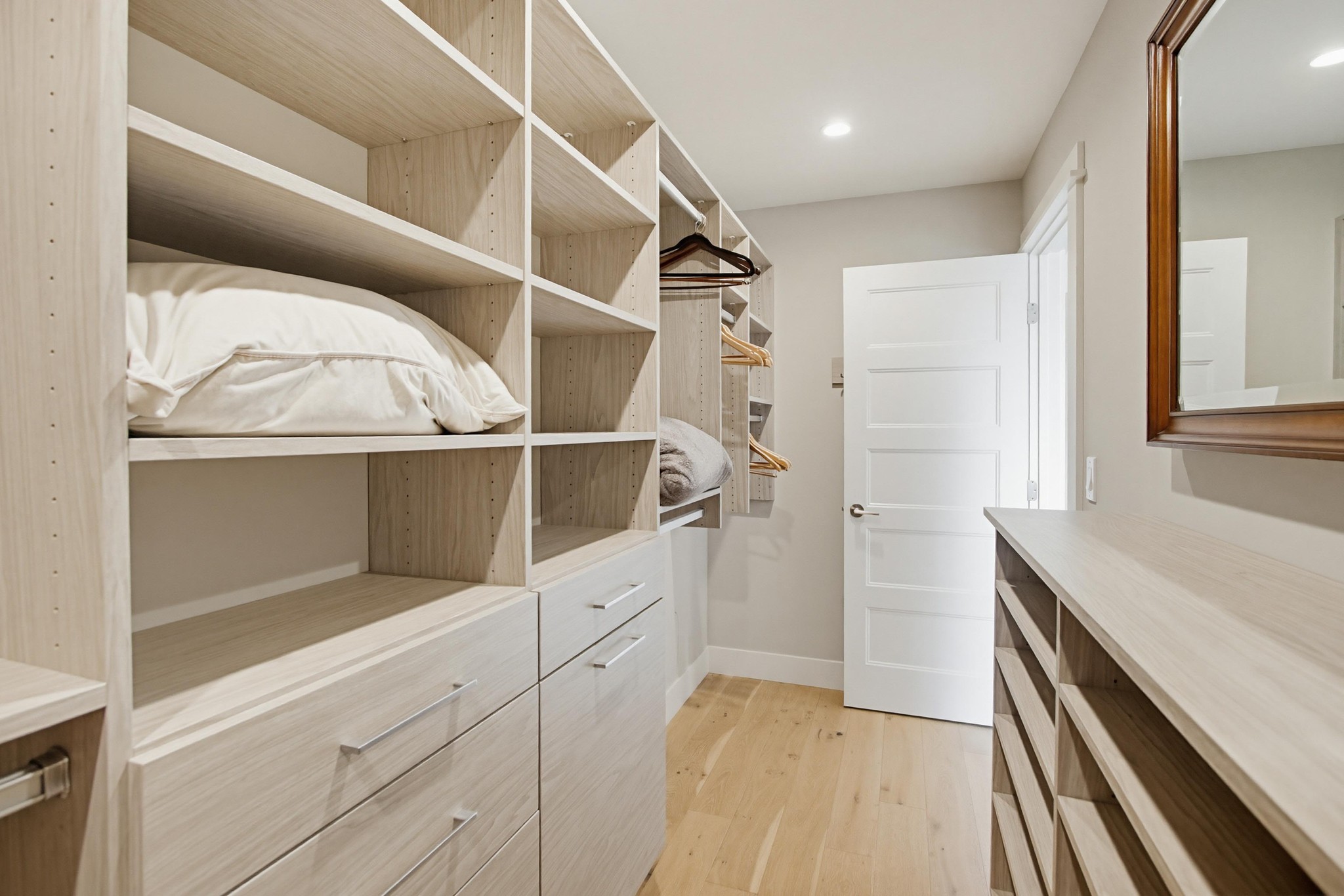 Virtual tour photo 33 of 66 for 851 Wilbur Ave