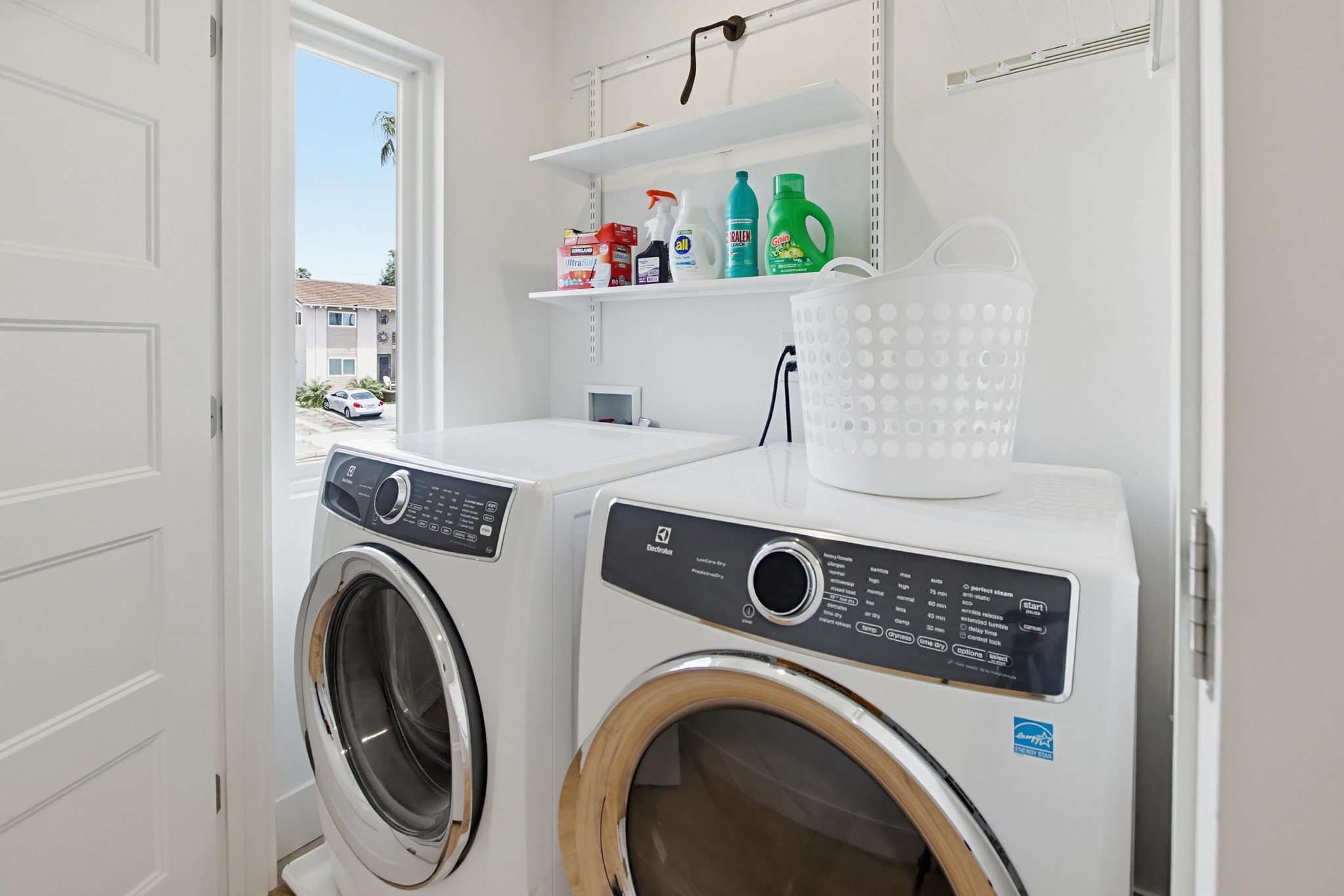 Virtual tour photo 36 of 66 for 851 Wilbur Ave