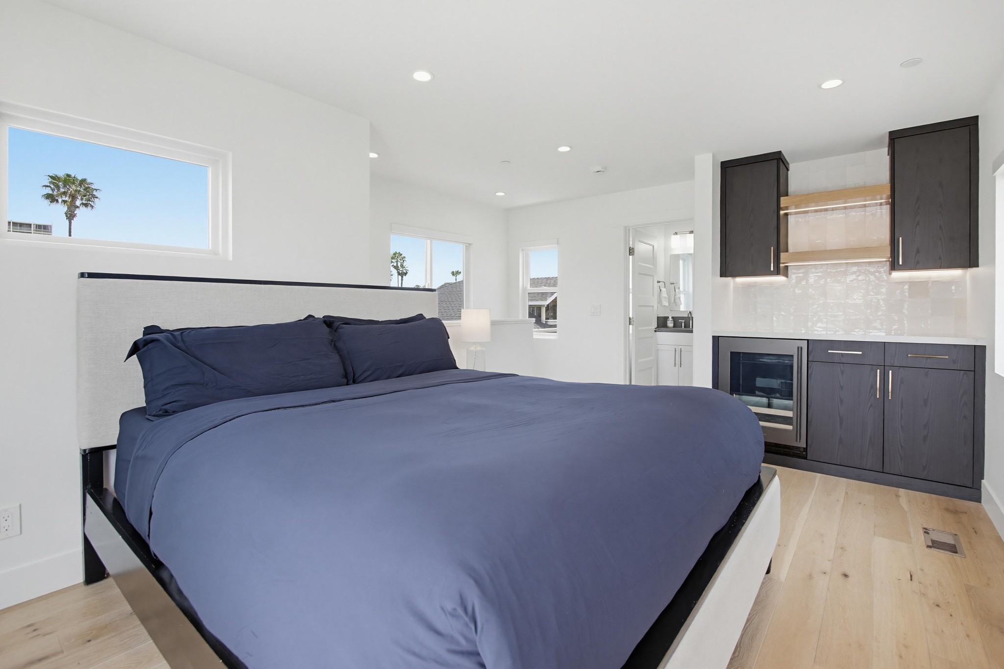 Virtual tour photo 40 of 66 for 851 Wilbur Ave