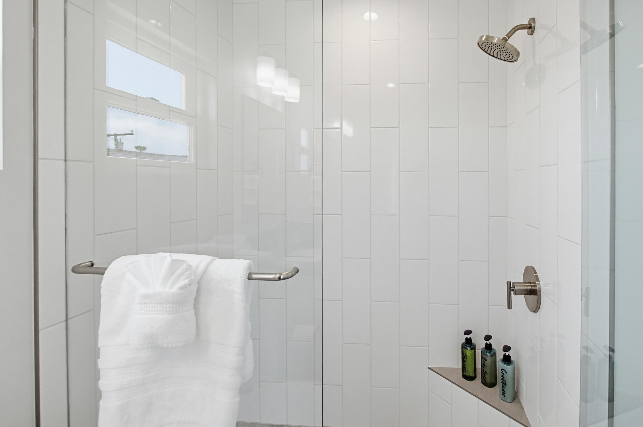 Virtual tour photo 43 of 66 for 851 Wilbur Ave