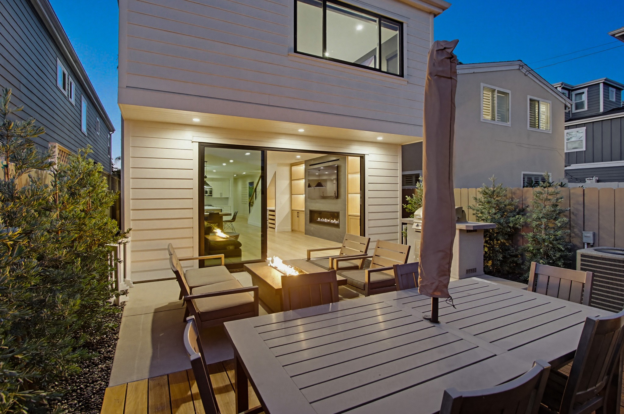Virtual tour photo 9 of 67 for 851 Wilbur Ave