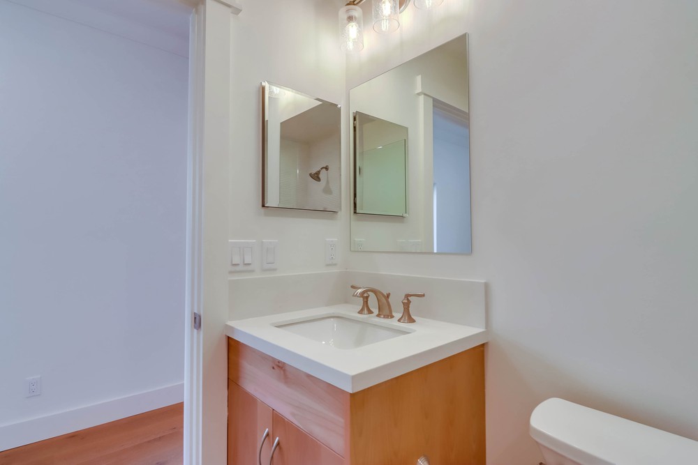 Virtual tour photo 10 of 65 for 852 Beryl St