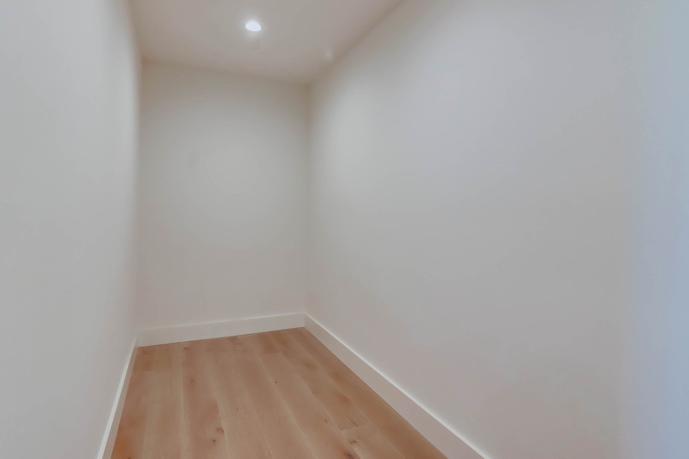 Virtual tour photo 33 of 65 for 852 Beryl St