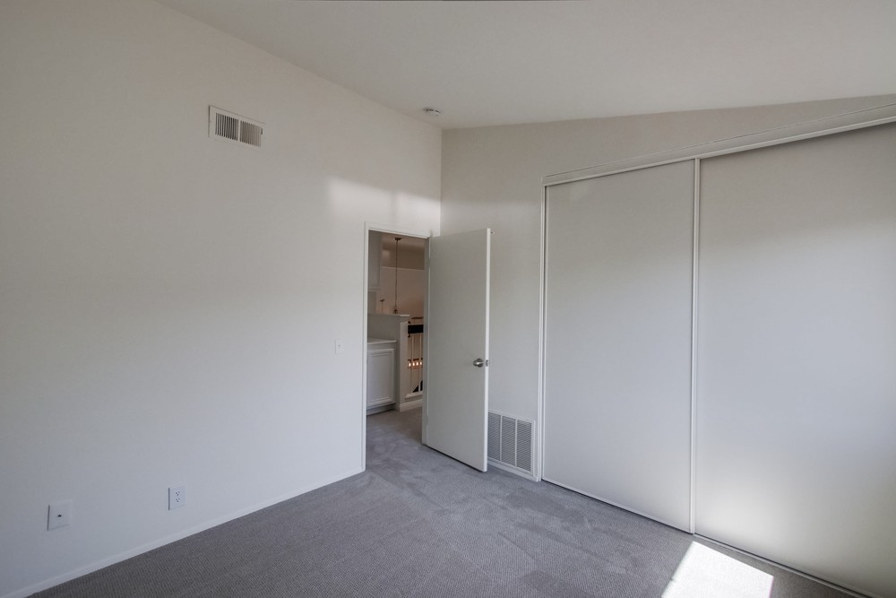 Virtual tour photo 33 of 46 for 8528 Park Run Rd