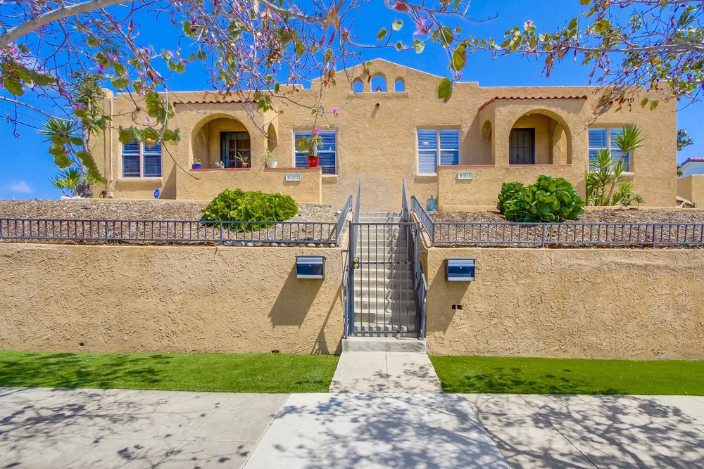 Virtual tour photo 1 of 83 for 853 27th St