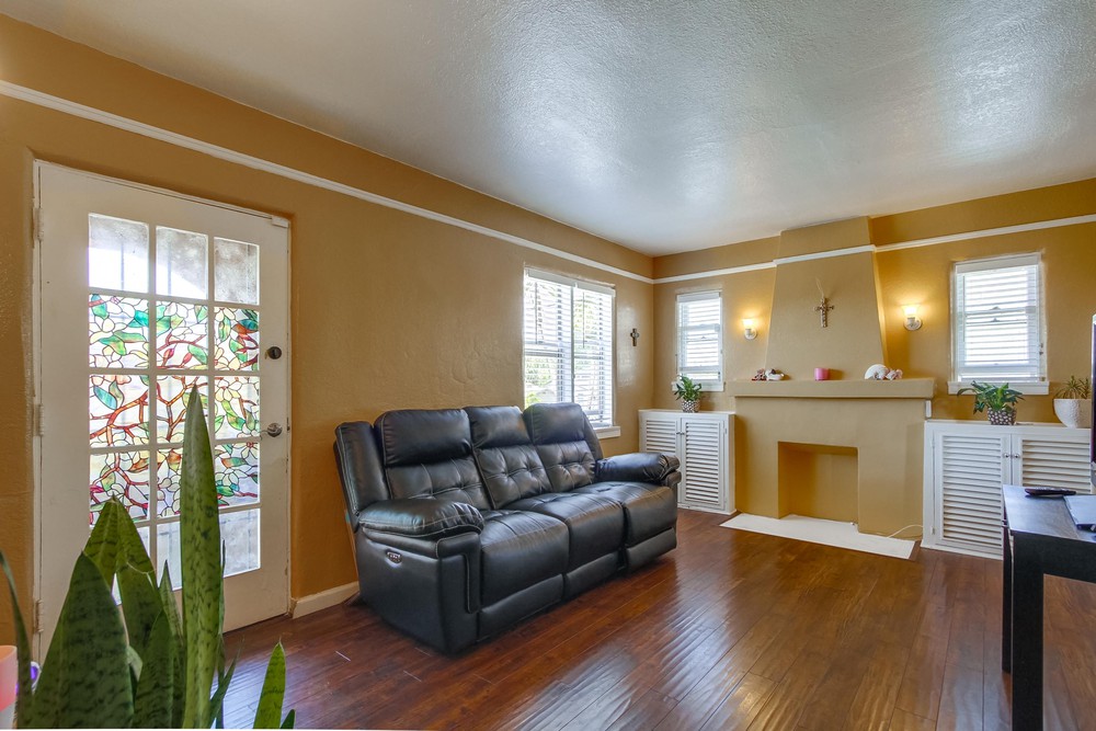 Virtual tour photo 12 of 83 for 853 27th St