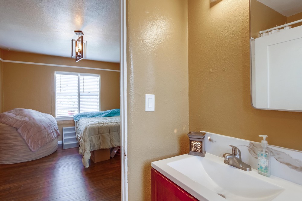 Virtual tour photo 29 of 83 for 853 27th St