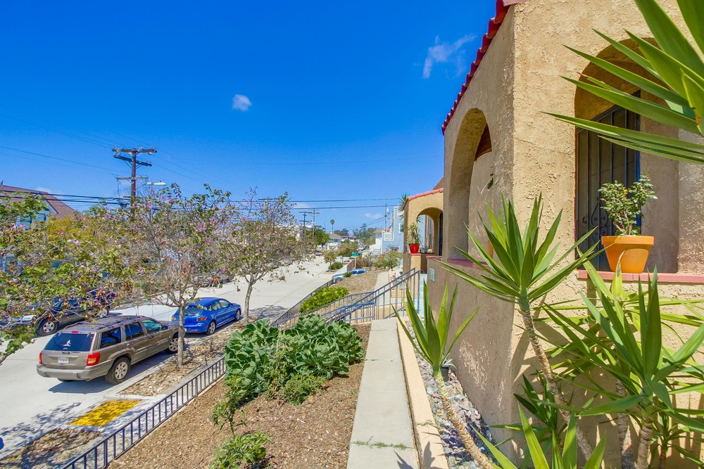 Virtual tour photo 39 of 83 for 853 27th St